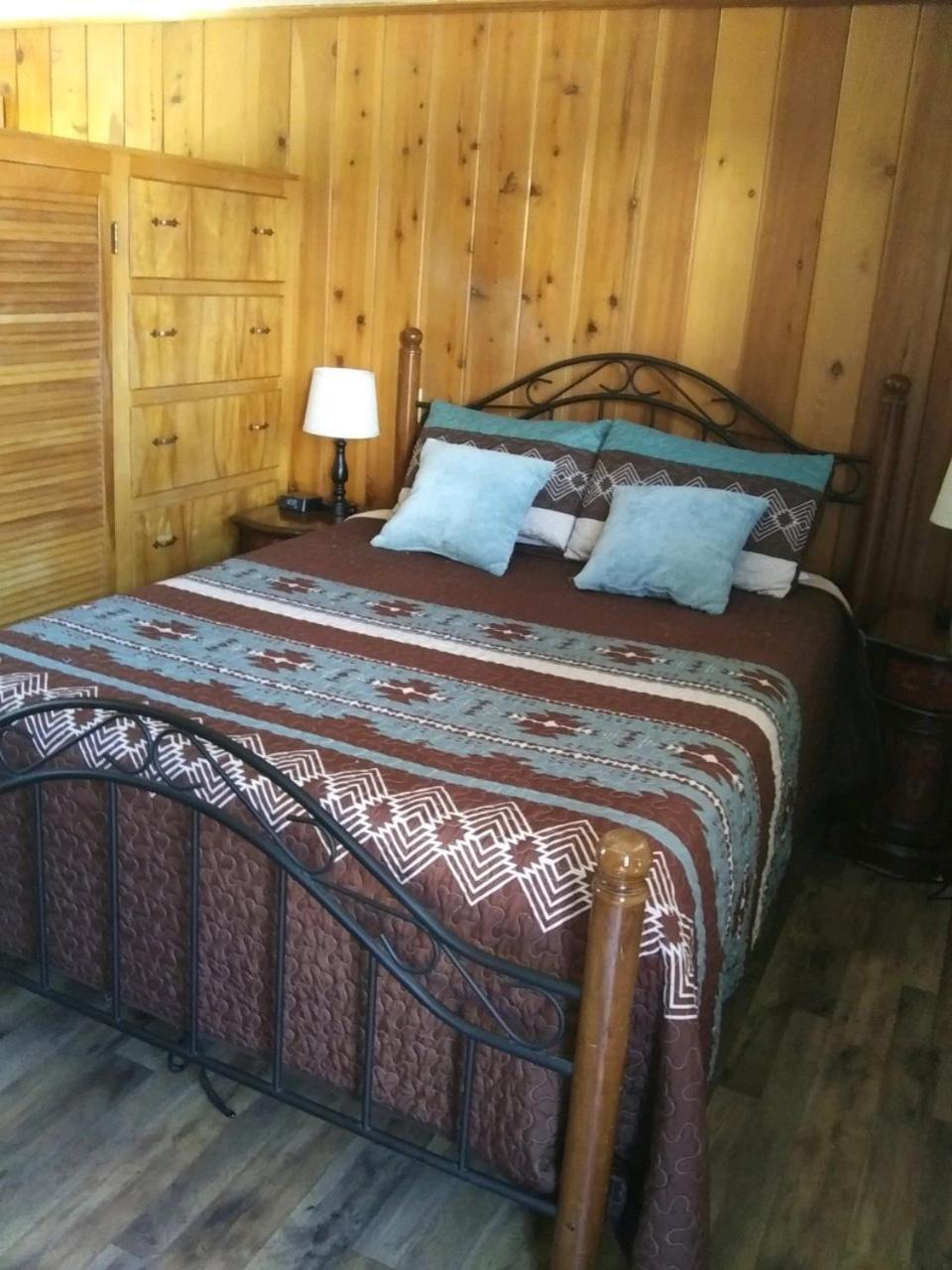Kern Riverfront Lodge Kernville Exteriér fotografie