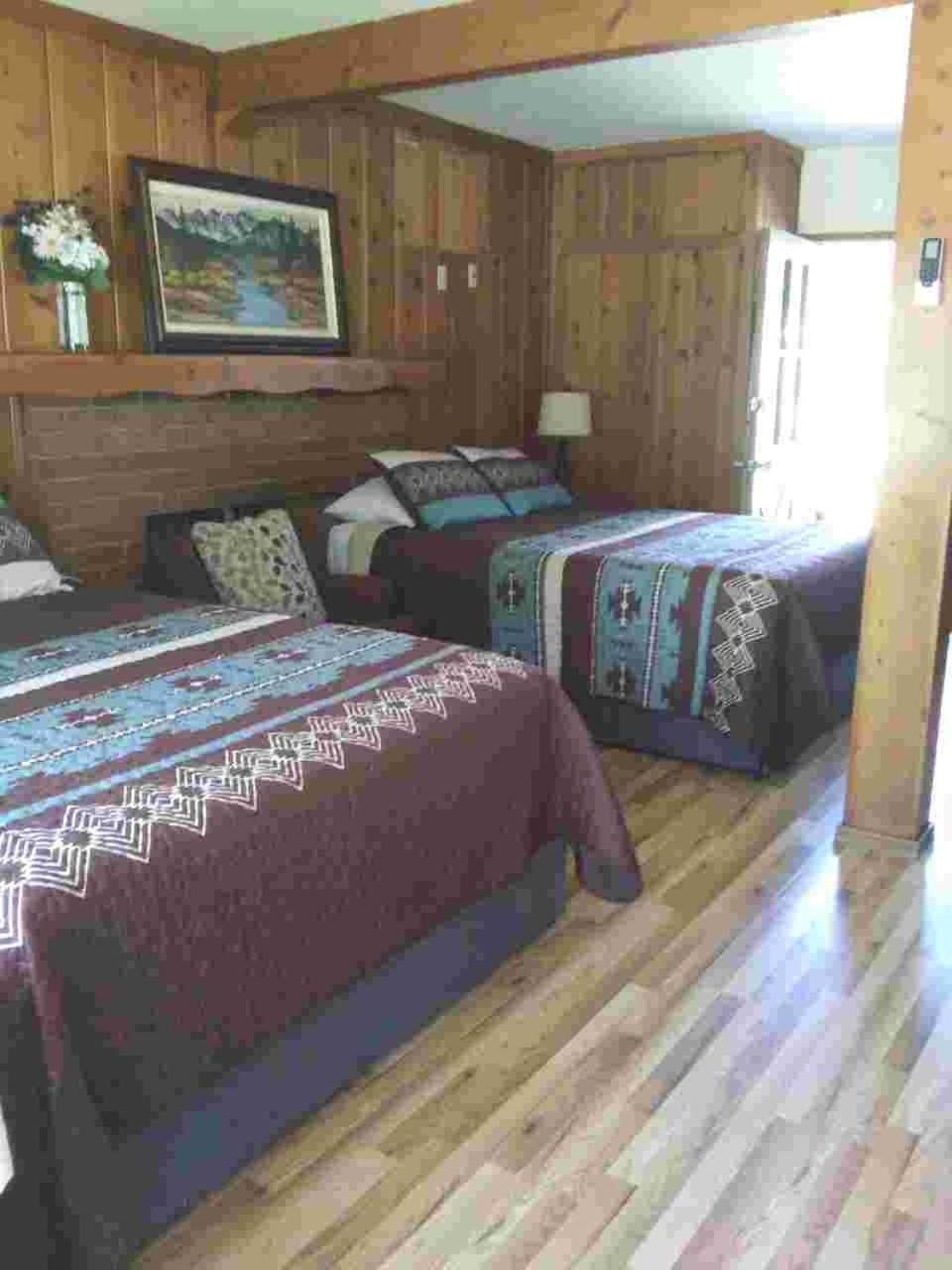 Kern Riverfront Lodge Kernville Exteriér fotografie