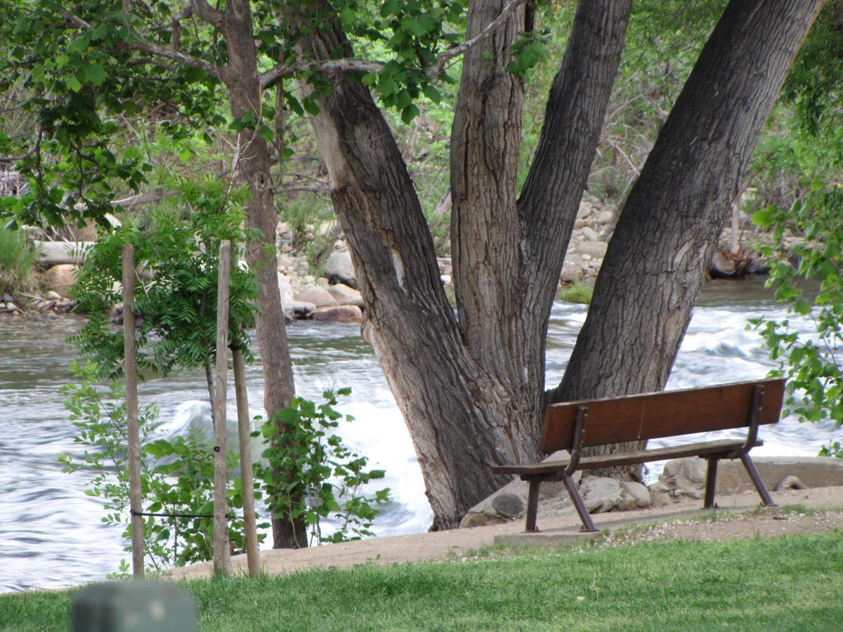 Kern Riverfront Lodge Kernville Exteriér fotografie